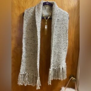 Chunky Knit Fringe Scarf
